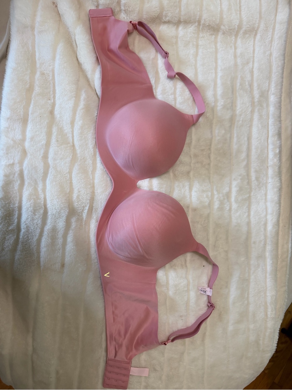 Victoria's Secret Mauve Pink Seamless Molded Cup Bra